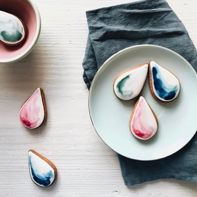 watercolour cookies, watercolour biscuits, tea and biscuit subscriptions
