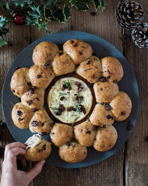 Honeywell Bakes Bread Bakers Subscription; a festive sharing bread wreath
