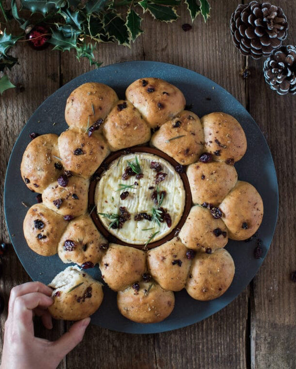Honeywell Bakes Bread Bakers Subscription; a festive sharing bread wreath