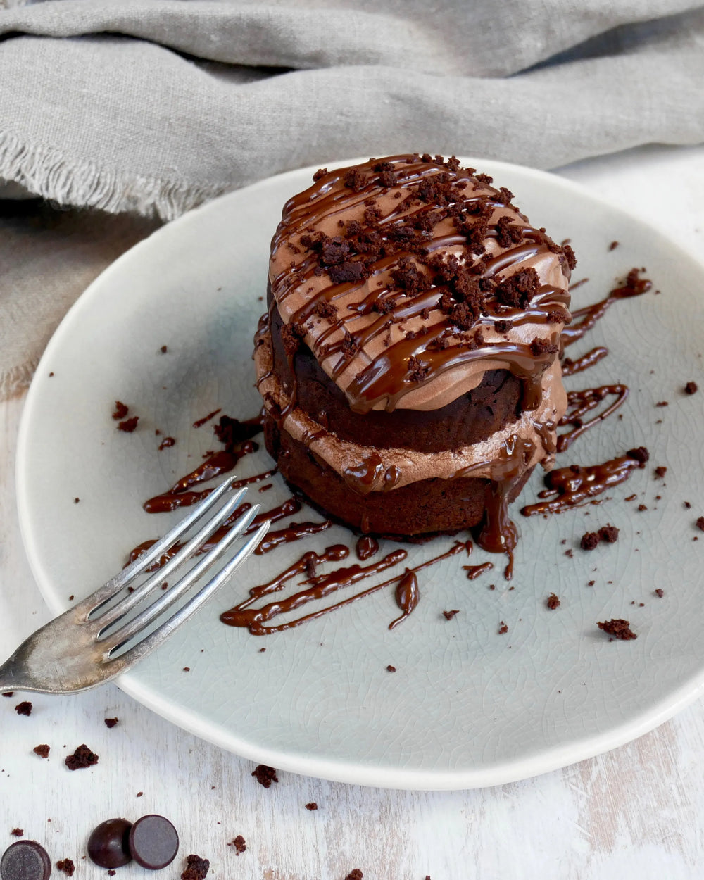 Honeywell Bakes Emergency Chocolate Cake Kit with fully baked chocolate cake and emergency can packaging in the background
