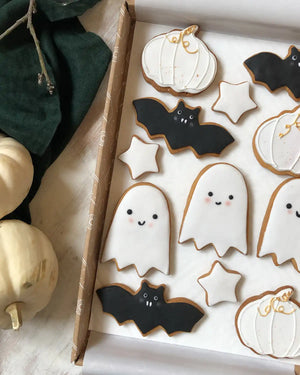 Honeywell Bakes Halloween Biscuit Gift Set - Box of Halloween-themed cookies including ghosts, bats, and pumpkins.