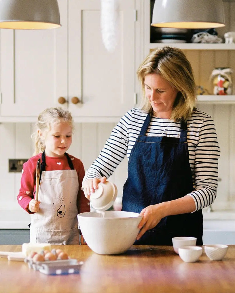Honeywell Bakes Family Bakers Subscription, Mum and child in a kitchen baking together.