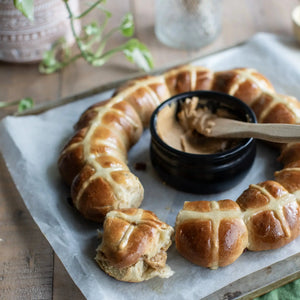 Hot Cross Bun Wreath Baking Kit