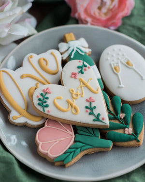 Honeywell Bakes Large Lovely Couple Biscuit Gift Set - Decorative cookies with floral designs and text on a plate
