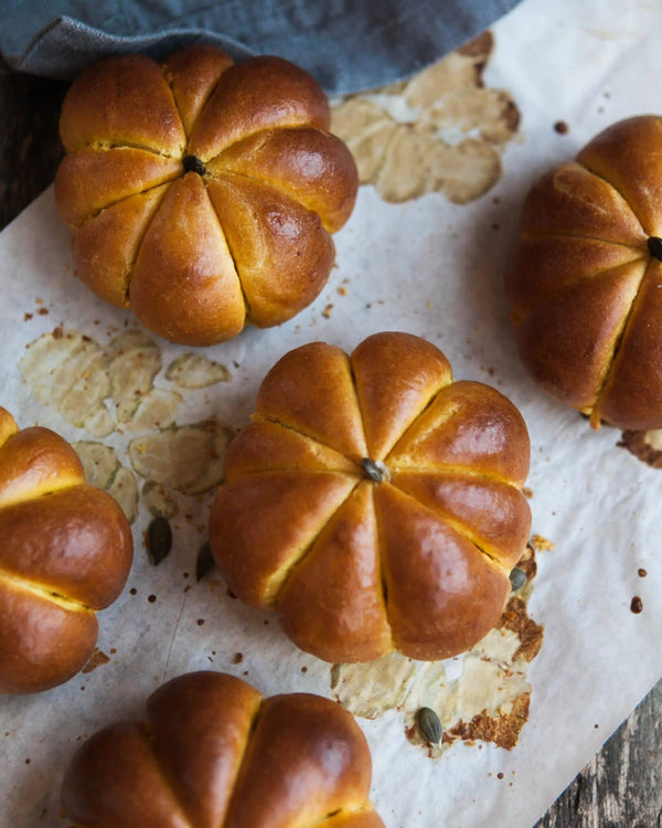 Honeywell Bakes Bread Bakers Subscription, Pumpkin-shaped bread rolls