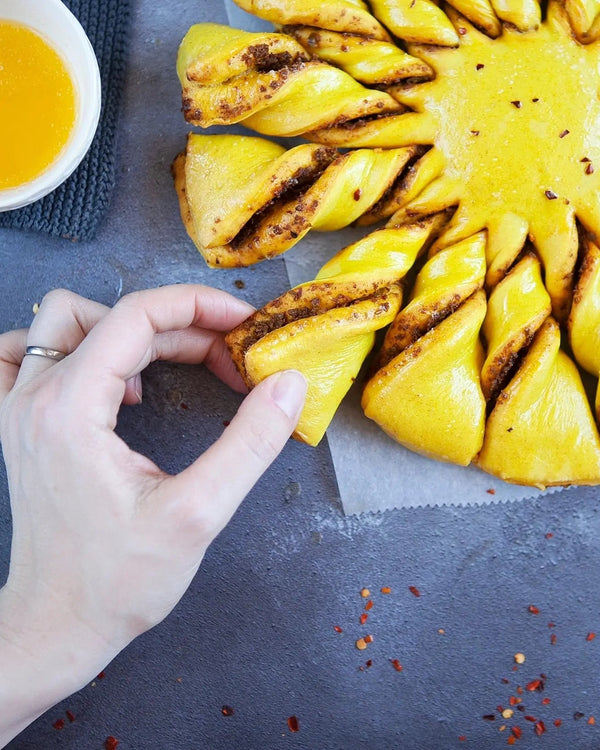 Honeywell Bakes Bread Bakers Subscription, Sun-shaped tear and share bread