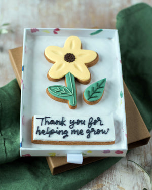 Honeywell Bakes Medium Thanks for Helping me Grow - Cookie set with a flower design and 'Thank you for helping me grow' message in a box.