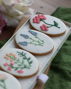 Honeywell Bakes Wildflower Biscuit Gift Set - Decorative cookies with floral designs in a box