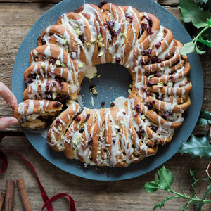 Cinnamon Roll Wreath Baking Kit - Honeywell Bakes