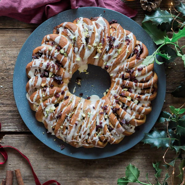 Cinnamon Roll Wreath Baking Kit - Honeywell Bakes