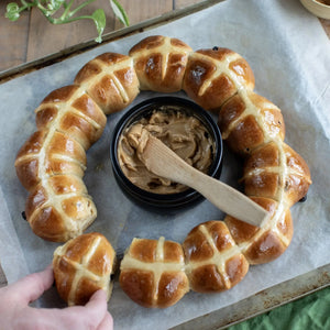 Hot Cross Bun Wreath Baking Kit - Honeywell Bakes