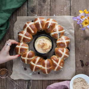 Hot Cross Bun Wreath Baking Kit