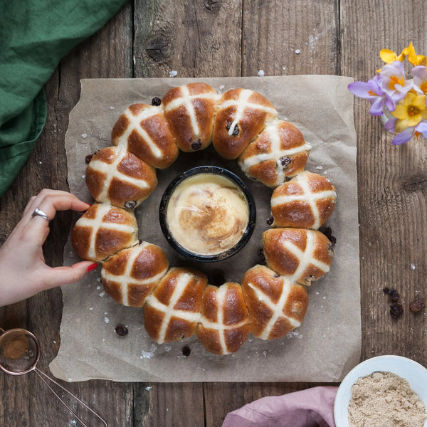 Hot Cross Bun Wreath Baking Kit
