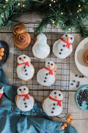 Snowman Cinnamon Roll Baking Kit - Honeywell Bakes